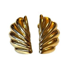 Vintage Napier adjustable gold clip on earrings dimensional shell shaped 80's